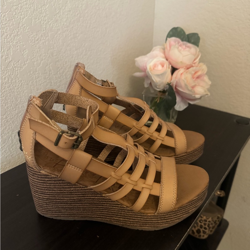Size 8 Blowfish Wedge